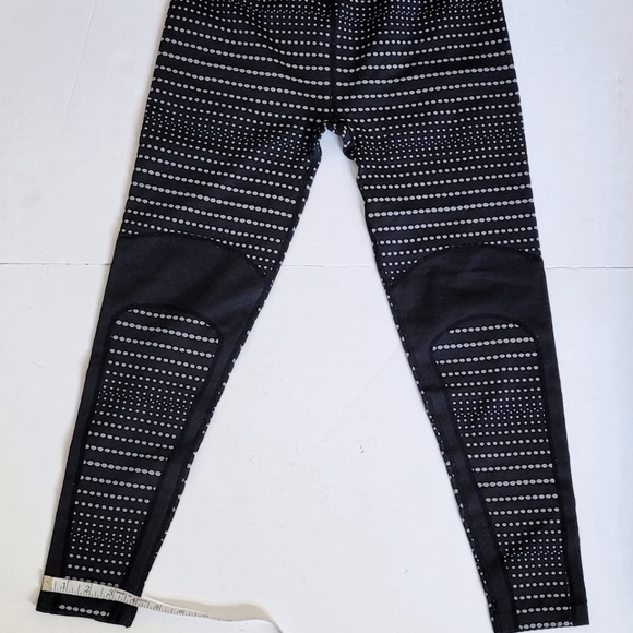 Textured Leggings - Picture 6 of 10